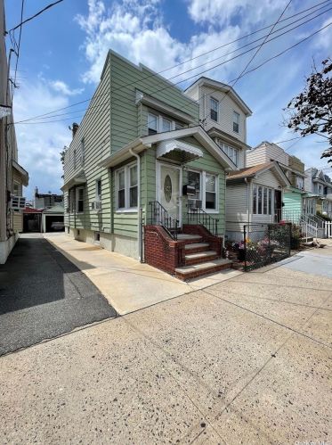 101-26 111th St, Jamaica, NY 11419-1638