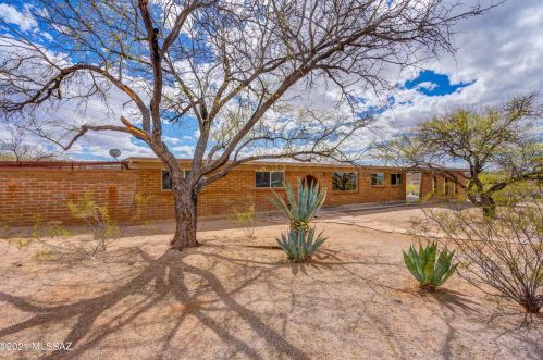 9202 Indio Pl, Tucson, AZ 85749-9407