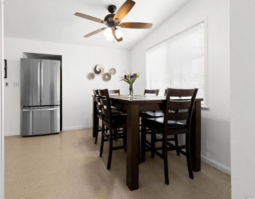 275 Carleton Dr, Ukiah CA  95482-3821 exterior