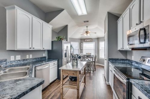 109 Toma Hawk Dr, Greenville TX 75402-2802 exterior