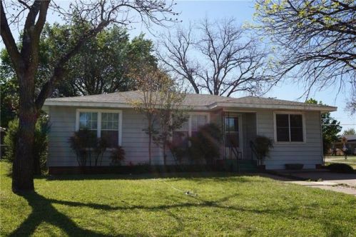 200 Pennsylvania Ave, Graham, TX 76450-2904