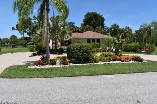 521 Mcarthur Ave, Lehigh Acres, FL 33936-1210
