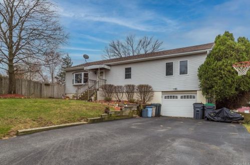1 Cherry Ave, Middletown, NY 10941-1125