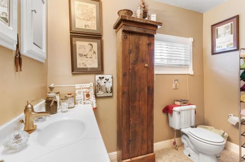 454 Chestnut St, Nelsonville OH  45764-1427 exterior