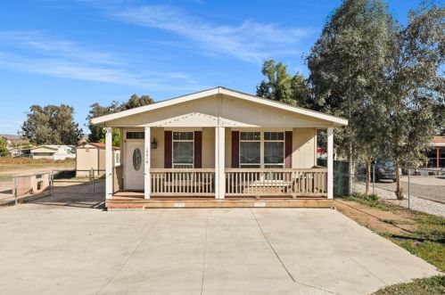 19010 Grand Ave, Lake Elsinore, CA 92530-6230