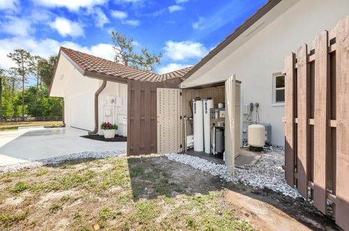 2500 County Barn Rd, Naples FL  34112-7416 exterior