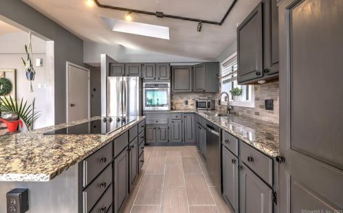 53 Alison Ave, Wallingford CT 06492-3302 exterior