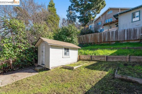 3006 14 Ave, Oakland CA 94602-1015 exterior