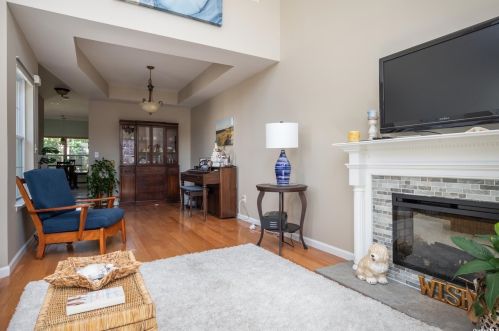 15 Yellowstone Loop, Bohemia, NY 11716-4122