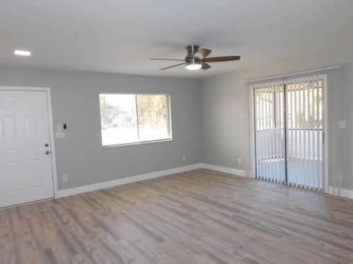 6310 Sleepy Hollow Dr, Titusville, FL 32780-7424