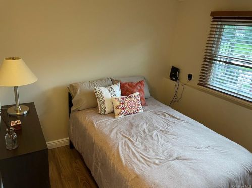 1 Parkside Dr, Airmont NY  10901-7601 exterior