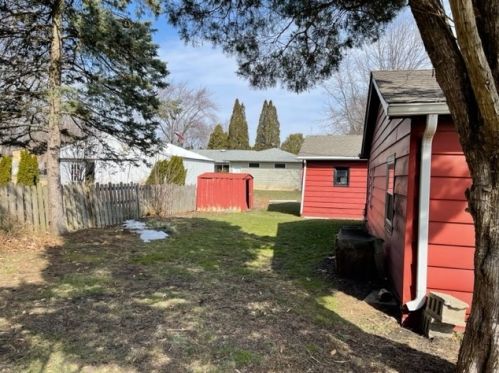 8010 111th Ave, Kenosha, WI 53158-1214