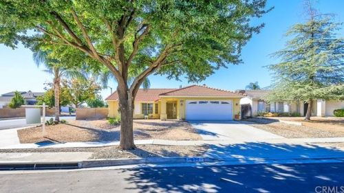 677 Celebration Ln, Perris, CA 92570-4521