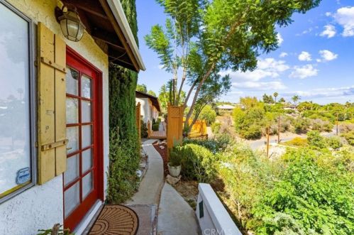 1136 Avocado Crst Rd, La Habra CA 90631-8108 exterior