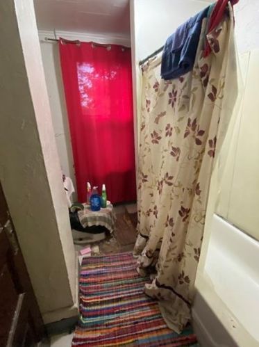 702 12th Ave, Whitaker PA  15120-2016 exterior