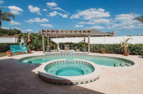 6010 Fall River Dr, New Port Richey, FL 34655-1119