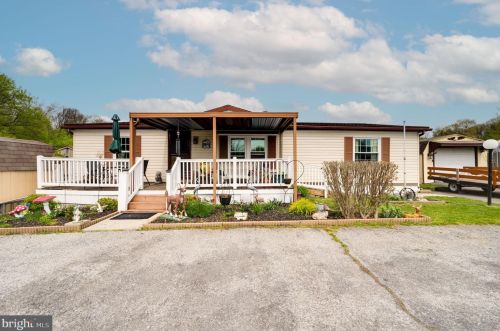 1006 Valley Ct, Moselem, PA 19526-8999