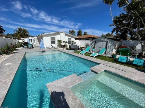 576 101st Ave, Naples FL  34108-3201 exterior