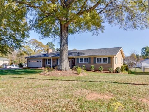 322 Lakeview Dr, Harrisburg, NC 28075-9478