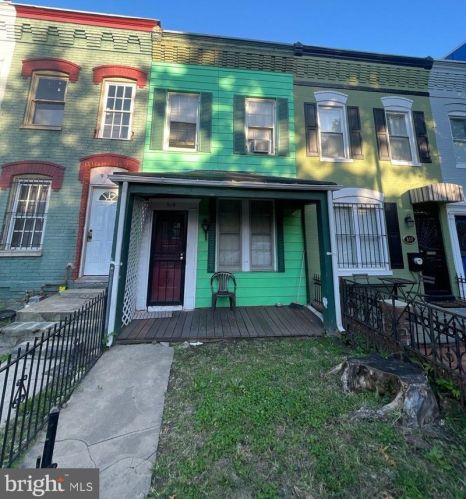 919 8th St, Washington, DC 20002-3618