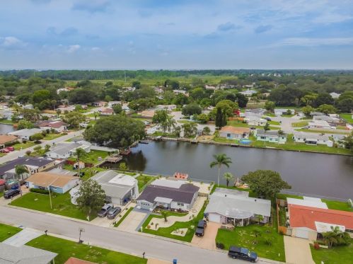 4047 Star Island Dr, Tarpon Springs FL  34691-3443 exterior