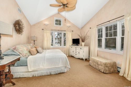 7 Sunken Meadow Rd, Northport NY  11768-2718 exterior