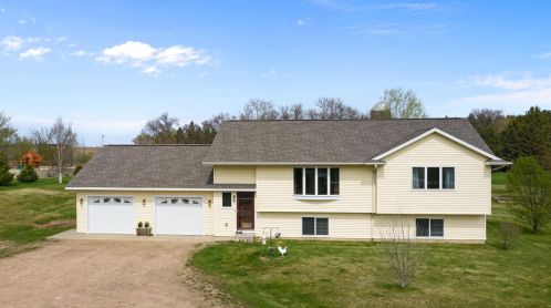 1491 142nd St, New Johannesburg, WI 54017-6645
