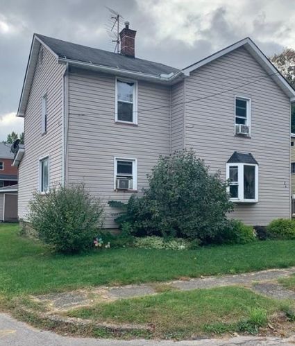 26 Franklin St, Greenville, PA 16125-2042