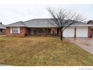 7003 48th Pl, Tulsa, OK 74145-5937