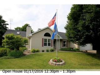 1585 Chatham Cir, Oshkosh WI  54904-8100 exterior