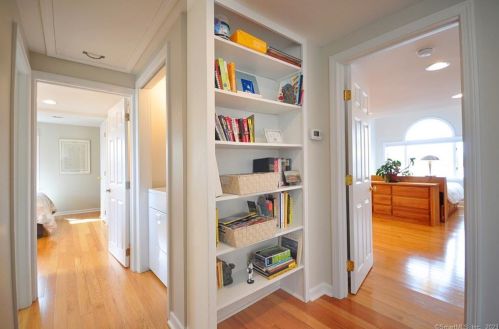 26 Birch St, Waterbury CT  06704-3806 exterior