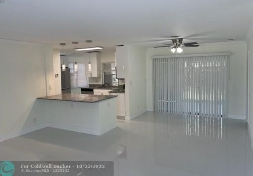 2005 32nd Ave, Hollywood FL  33021-4423 exterior