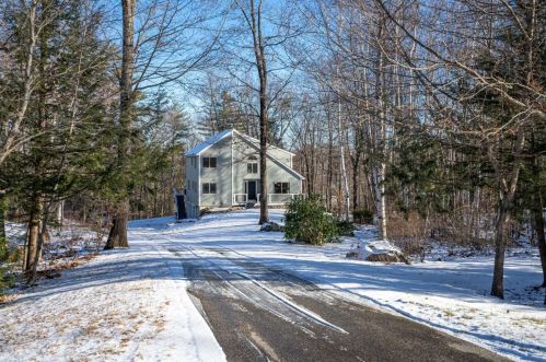 30 Caleb Dr, Danville NH  03819-3016 exterior