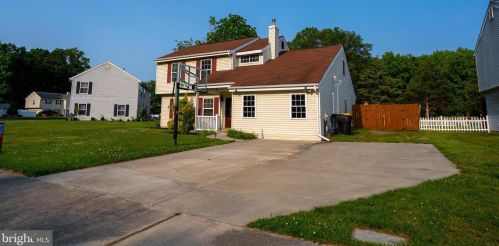 9 Heatherfield Way, Dover DE  19904-9752 exterior