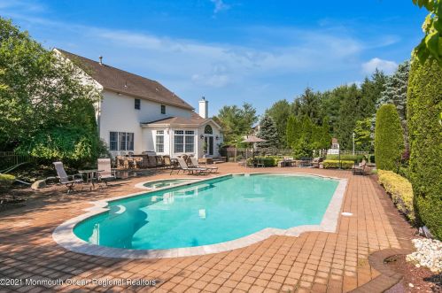 9 Crimson Ln, East Freehold, NJ 07728-9012