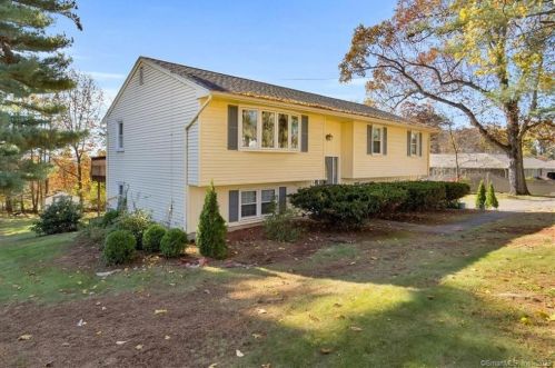 852 Laning St, Southington, CT 06489-1637