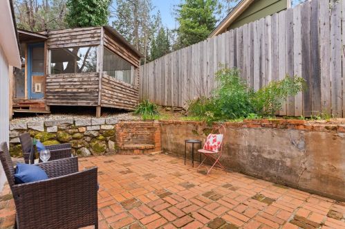 321 Race St, Grass Valley CA  95945-7328 exterior