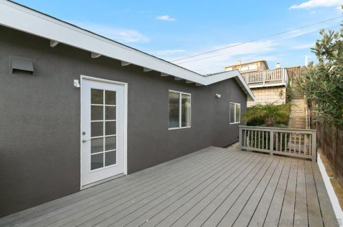 2435 Frankfort St, San Diego CA 92110-3314 exterior