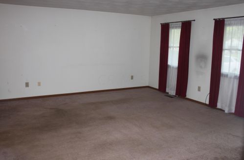 687 Elm St, Washington Ch OH  43160-2526 exterior