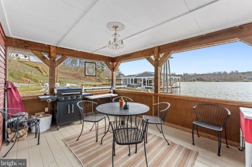 24234 Lands End Dr, Madison Mills VA  22960-3543 exterior