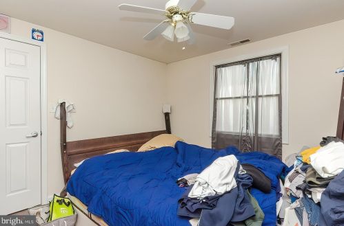 1057 Jefferson Ave, Charles Town WV  25414-1121 exterior