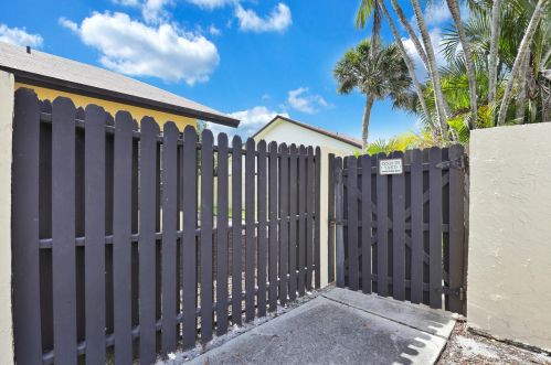 495 28th Ave, Delray Beach, FL 33445-4407