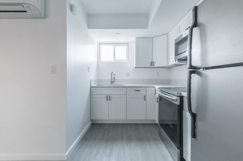 2053 Chatsworth Blvd, San Diego CA 92107-2738 exterior