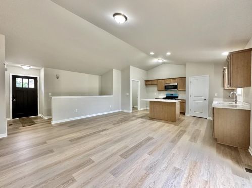 2122 Christilla Dr, Beloit, WI 53511-2705