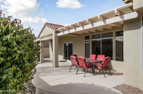 22031 Las Brizas Ln, Sun City AZ 85375-2827 exterior