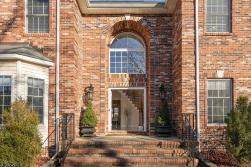 409 Beverwyck Rd, Parsippany NJ  07054-1537 exterior
