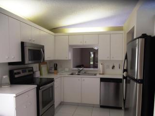 8589 Binghamton Ave, Boynton Beach FL  33436-1978 exterior
