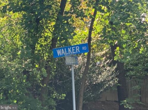 817 Walker Rd, Great Falls, VA 22066-2610
