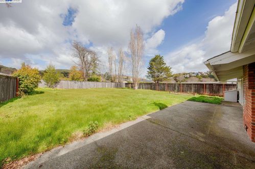 255 Cecilia Way, Tiburon CA  94920-2038 exterior