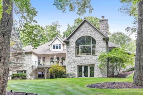 1976 Telemark Cir, Green Bay, WI 54313-4342